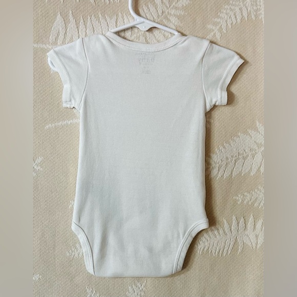 Rae Dunn Baby Size 6-9 Months Gender Neutral "Dog's Best Friend" Onsie - Picture 2 of 3